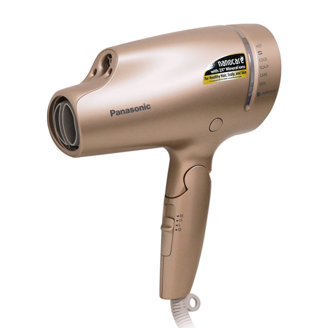 
    ★贈LED雙面美妝鏡★【Panasonic國際牌】奈米水離子吹風機(粉金) EH-NA9B-PN